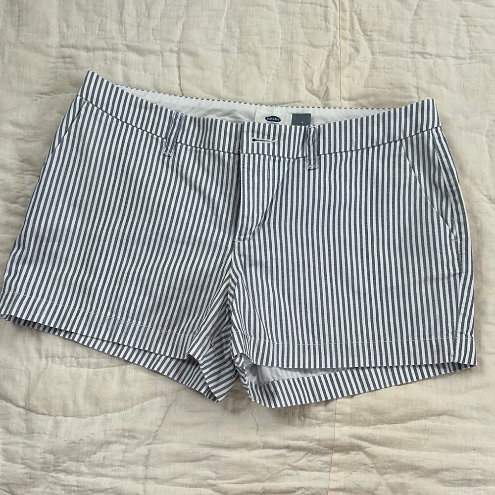 Old Navy Gray and White Shorts with Tailored Fit